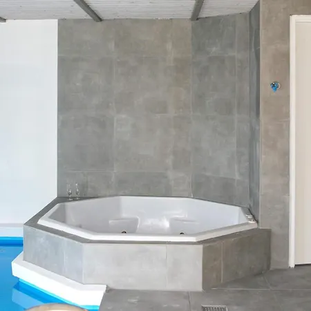 Luxury Retreat With Pool - By Traum 펜션 노르보르